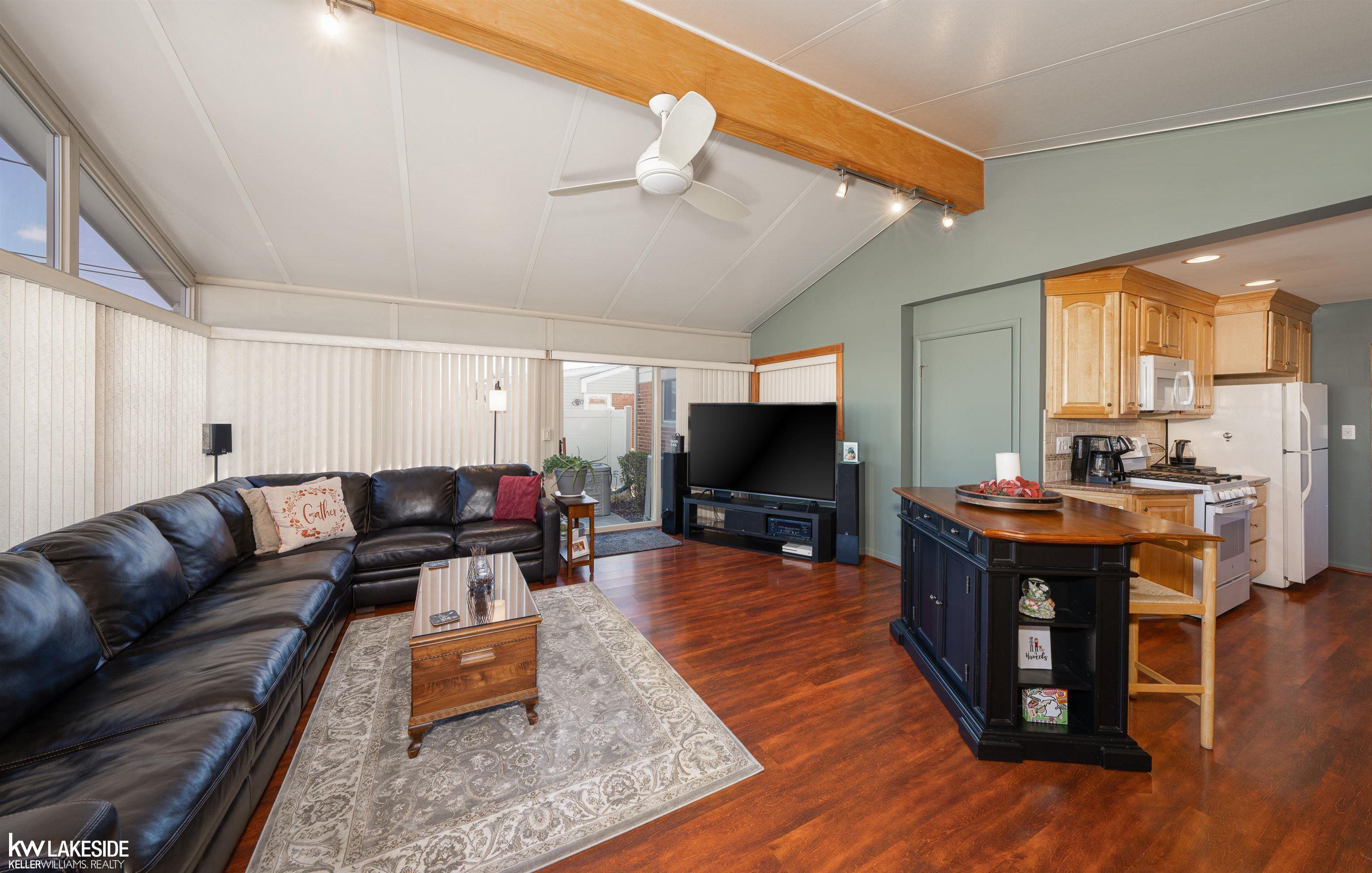 18127 Rainbow Road Fraser, MI 48026 - Photo 22 of 39 50127253-21.JPG