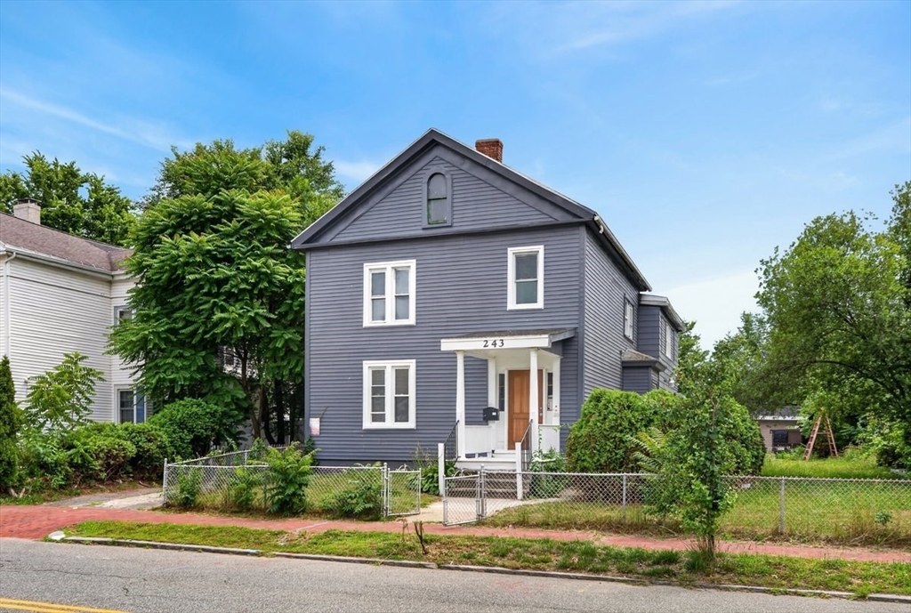 243 Central Street Springfield, MA 01105 - Photo 1 of 37