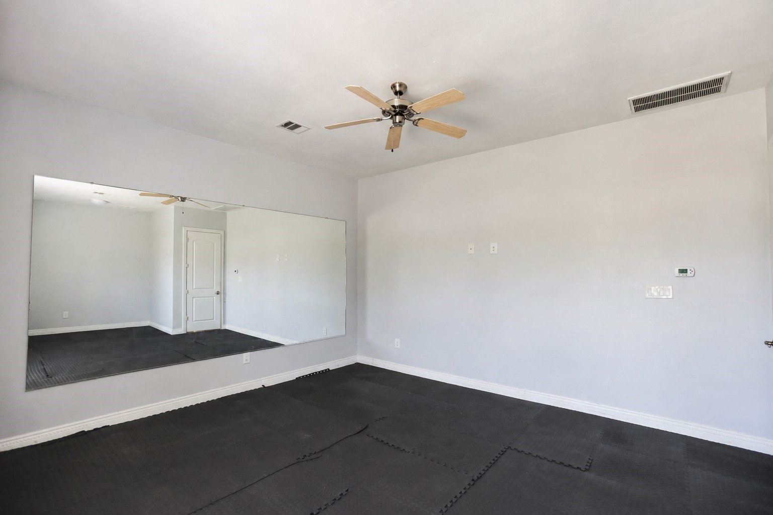 527 Lily Lane Rosharon, TX 77583 - Photo 22 of 29 Gym or Extra Room