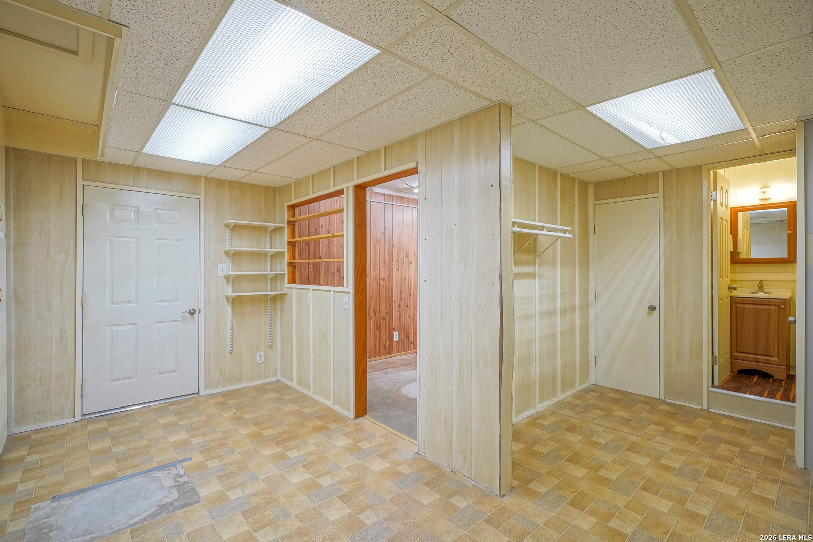 245 Windcrest Drive Windcrest, TX 78239 - Photo 30 of 50 a view of livingroom with bathroom