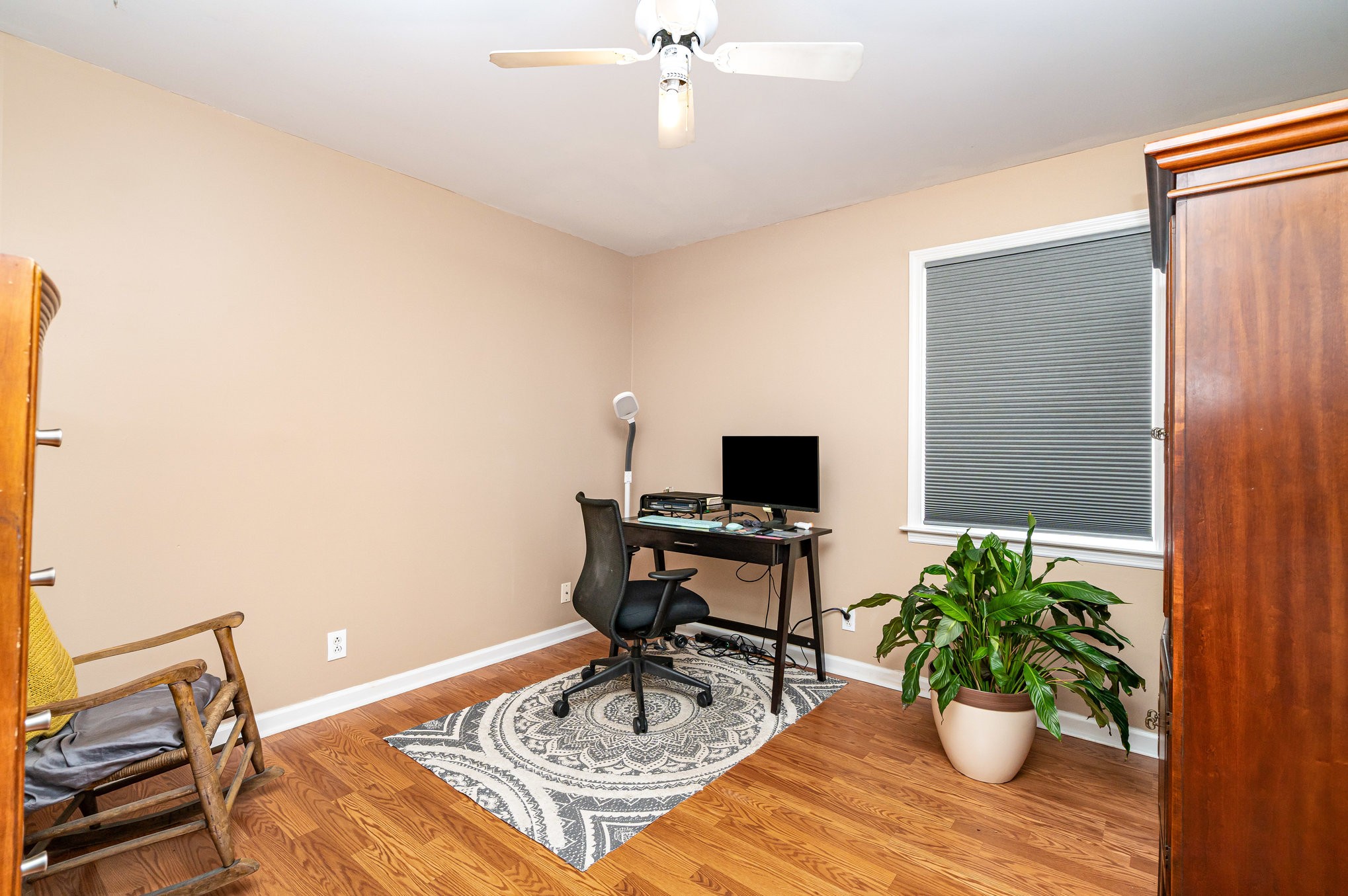 5221 Grand View Lane Pleasant View, TN 37146 - Photo 21 of 39 a work room with furniture and a potted plant