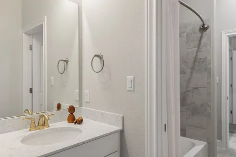 $950,000 | 15504 Cabrillo Way, Austin, TX 78738