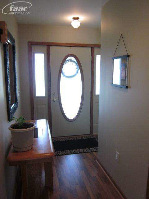 11279 Potter Road Flushing, MI 48433 - Photo 5 of 35 20360176-4.JPG