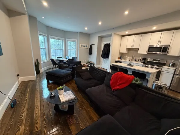 $6,900 | 781 Parker Street, Unit 1, Boston, MA 02120