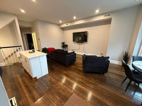 $6,900 | 781 Parker Street, Unit 1, Boston, MA 02120