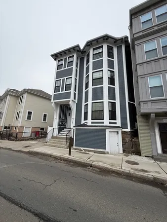 $6,900 | 781 Parker Street, Unit 1, Boston, MA 02120
