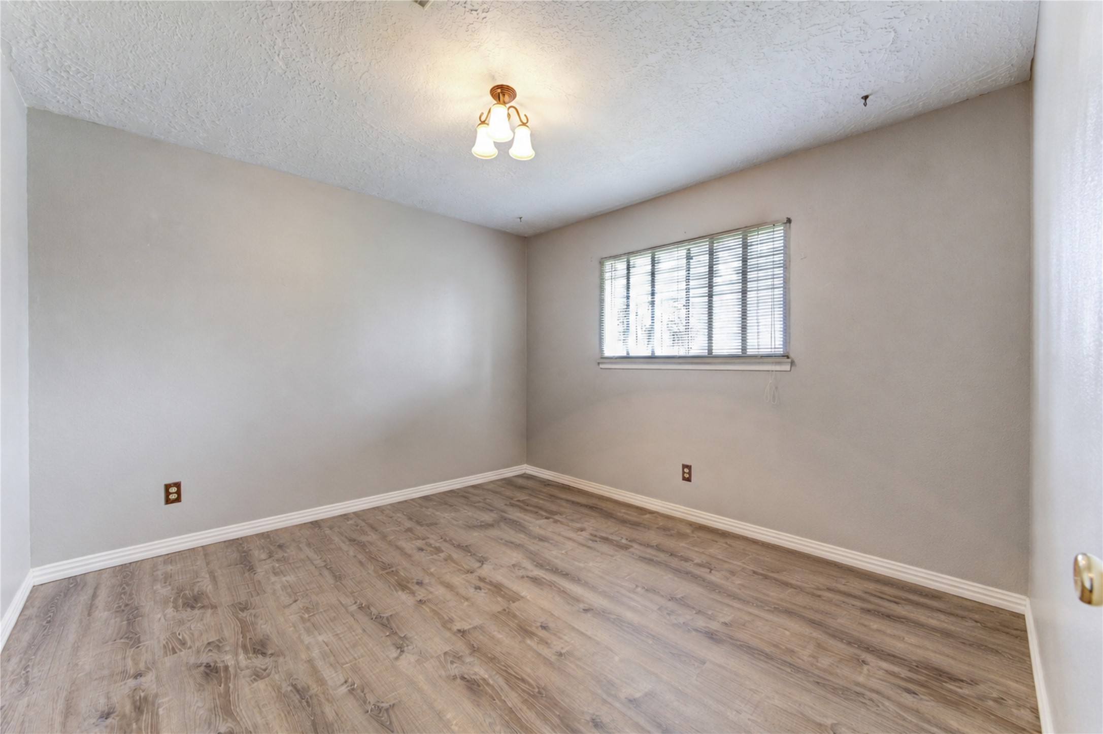 4018 Blalock Road Houston, TX 77080 - Photo 7 of 35 Rom 2