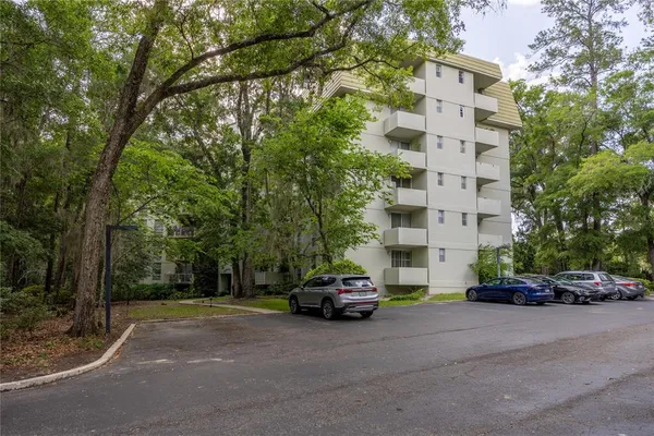 $200,000 | 1719 Northwest 23rd Avenue, Unit 3F, Gainesville, FL 32605