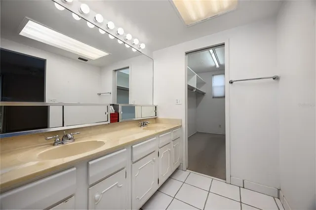 $200,000 | 1719 Northwest 23rd Avenue, Unit 3F, Gainesville, FL 32605