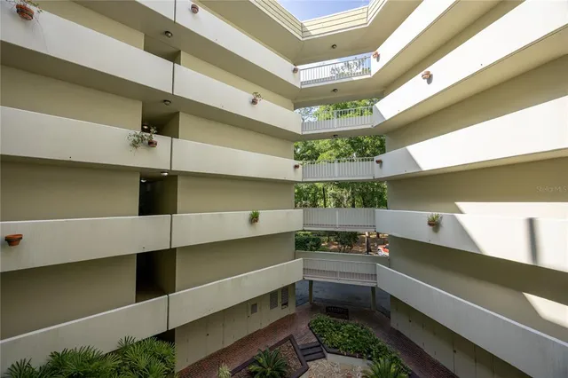 $200,000 | 1719 Northwest 23rd Avenue, Unit 3F, Gainesville, FL 32605