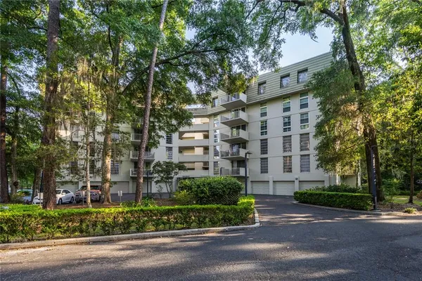 a view of a tennis court