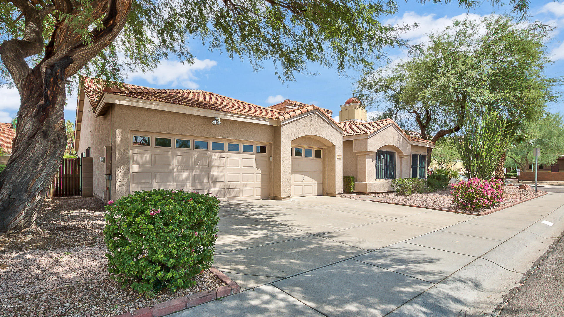 5950 East Grandview Road Scottsdale, AZ 85254 - Photo 1 of 39 01