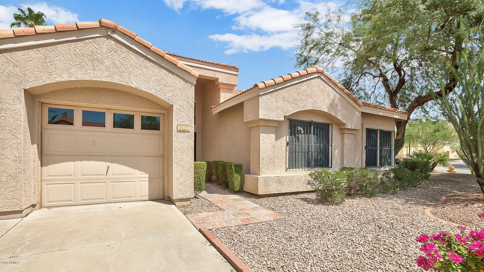 5950 East Grandview Road Scottsdale, AZ 85254 - Photo 4 of 39 04