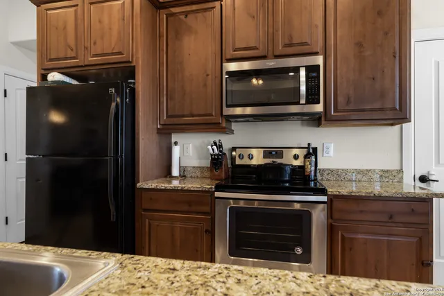 $319,999 | 103 Muirfield Lane, La Vernia, TX 78121