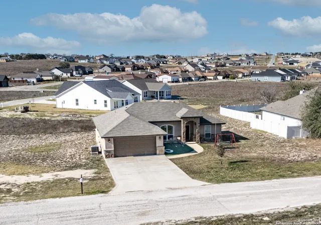 $319,999 | 103 Muirfield Lane, La Vernia, TX 78121