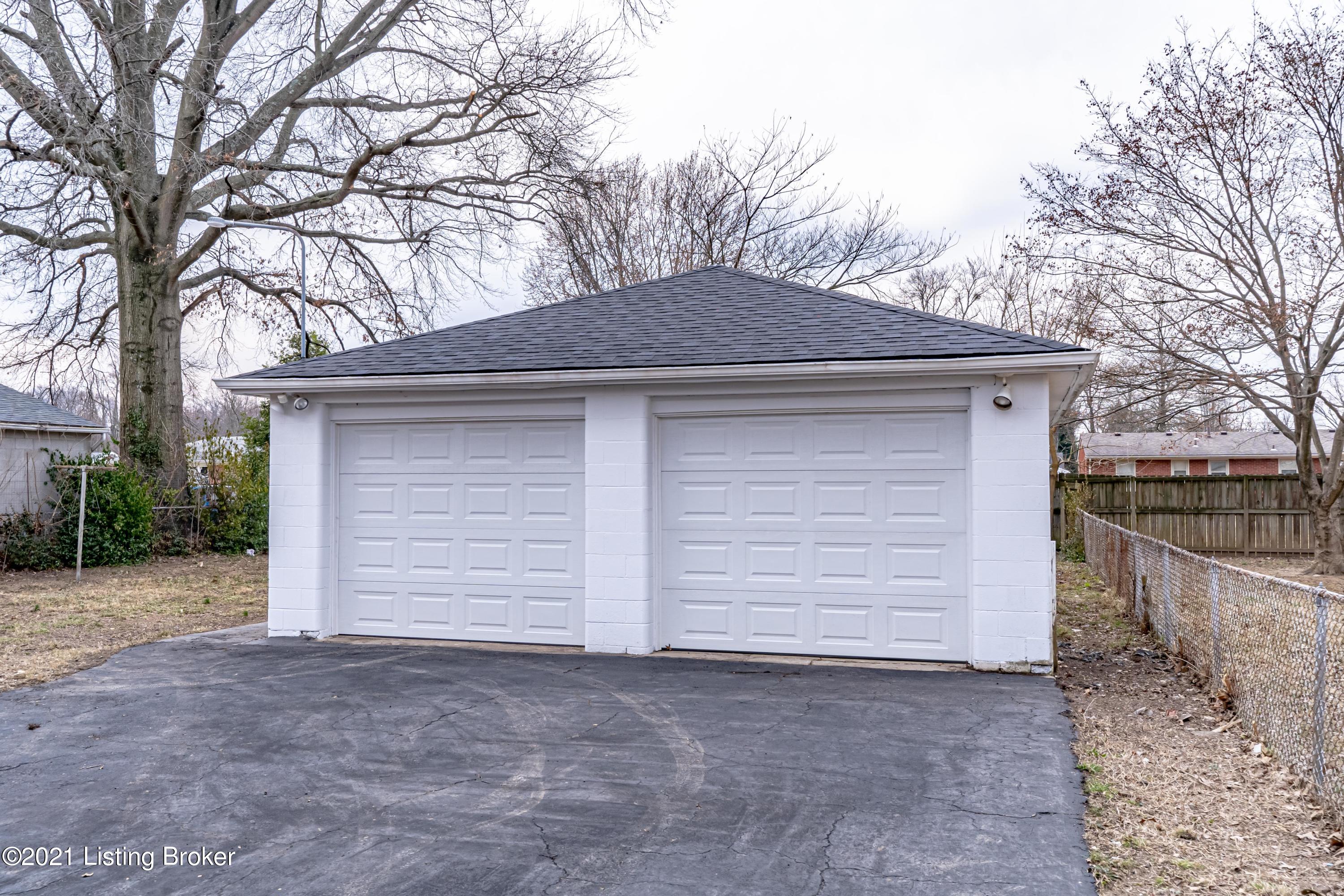 5230 Maryman Road Louisville, KY 40258 - Photo 8 of 55 DSC09803
