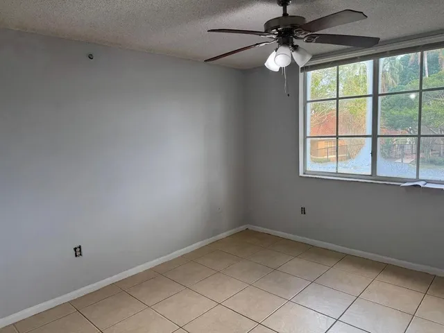 $2,100 | 4808 North State Road 7, Unit 204, Pompano Beach, FL 33073