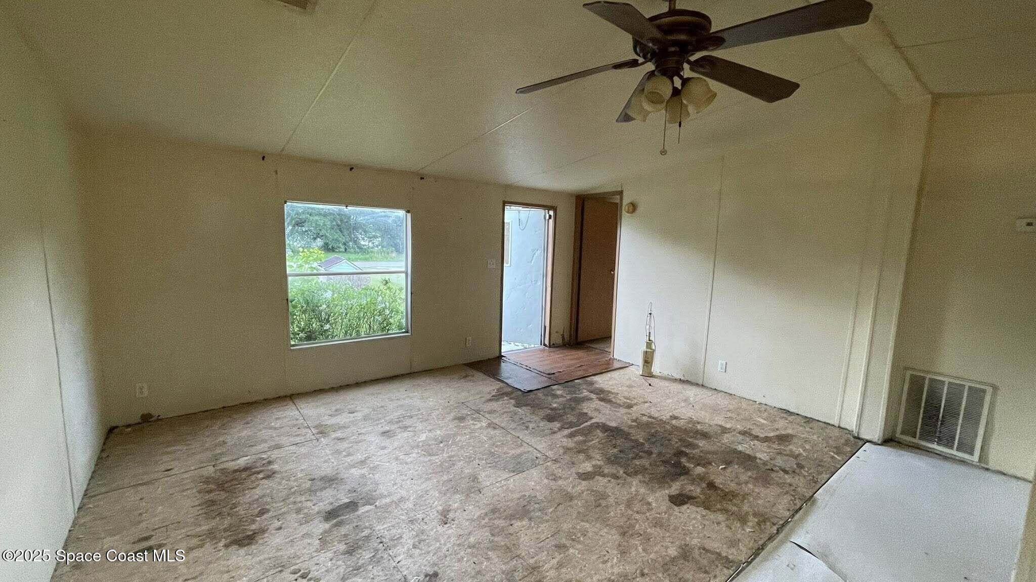 54275 Bea Road Callahan, FL 32011 - Photo 25 of 52 an empty room with windows