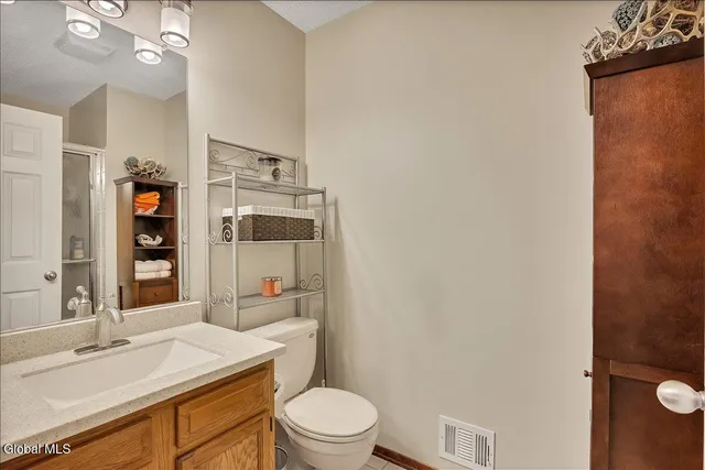 $295,000 | 15 Wilton Court, Halfmoon, NY 12065