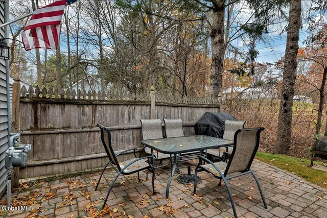 $295,000 | 15 Wilton Court, Halfmoon, NY 12065