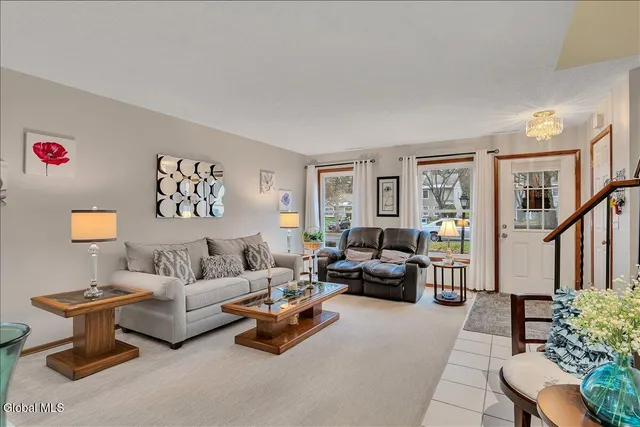 $295,000 | 15 Wilton Court, Halfmoon, NY 12065