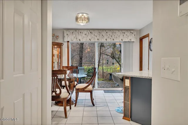 $295,000 | 15 Wilton Court, Halfmoon, NY 12065