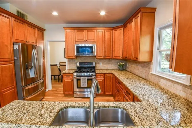 $3,900 | 1865 Oak Tree Hollow, Alpharetta, GA 30005