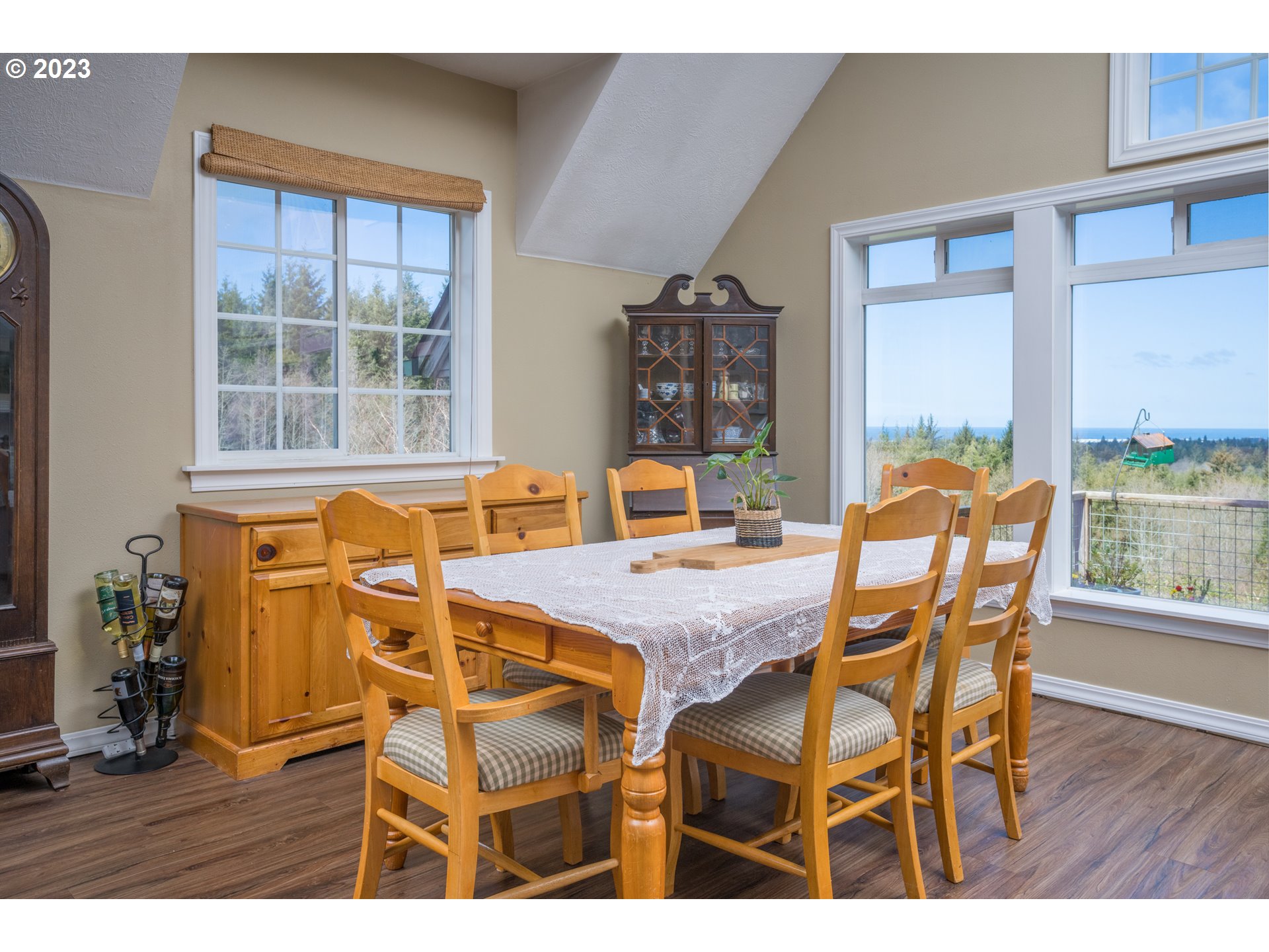 33527 Beerman Creek Road Seaside, OR 97138 - Photo 13 of 34 Dining Area