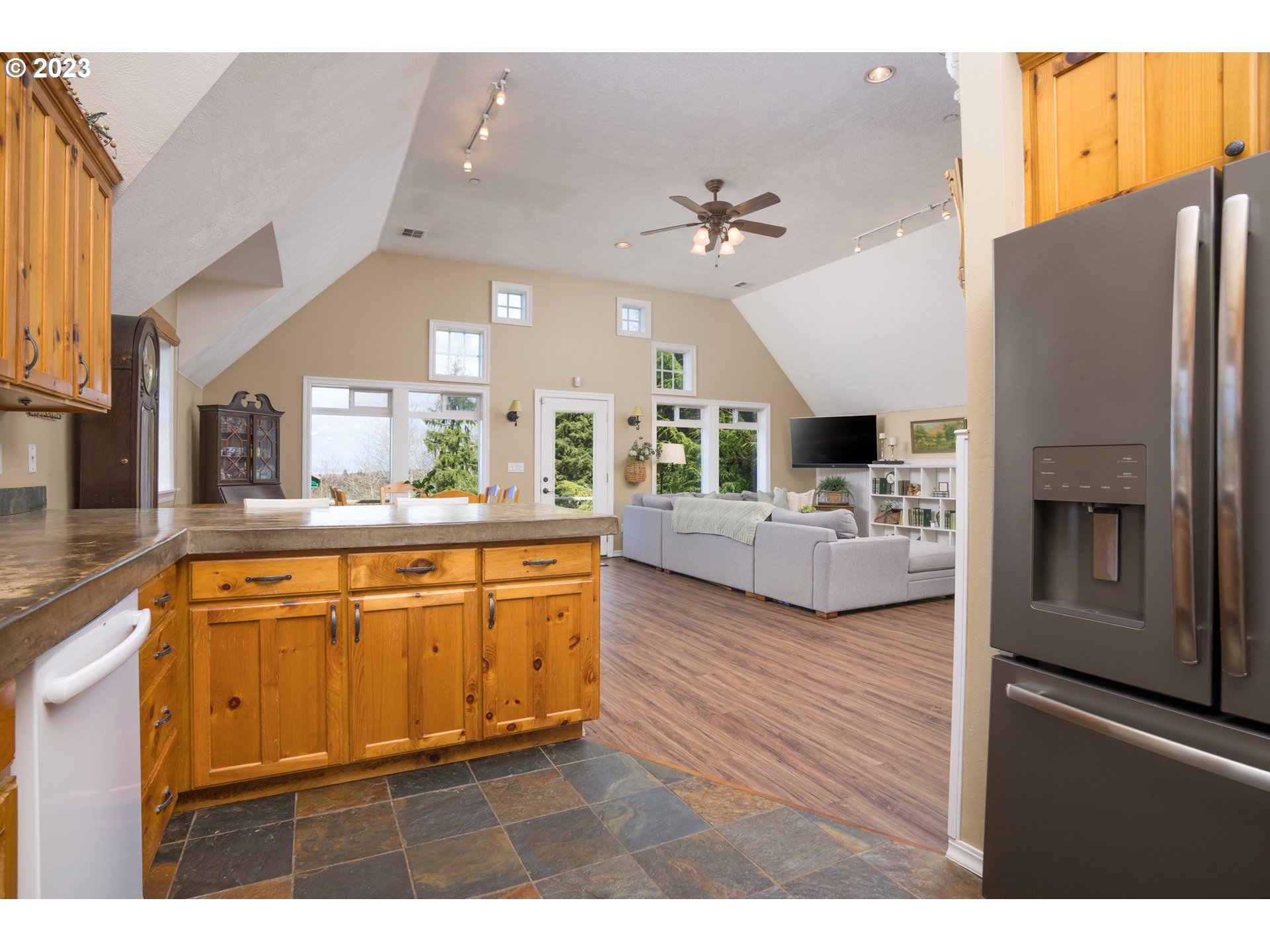 33527 Beerman Creek Road Seaside, OR 97138 - Photo 8 of 34 Kitchen