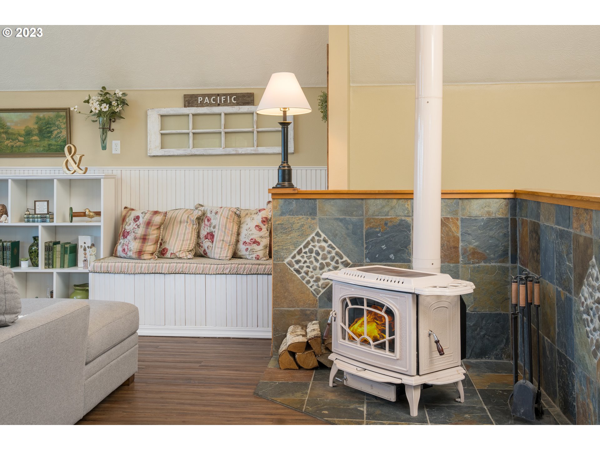 33527 Beerman Creek Road Seaside, OR 97138 - Photo 10 of 34 Living Room
