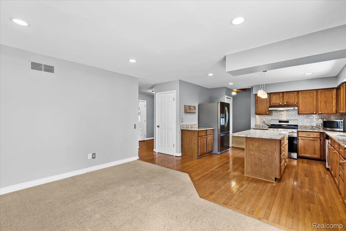 754 Kentucky Drive Rochester, MI 48307 - Photo 13 of 29 Gallery Image 13
