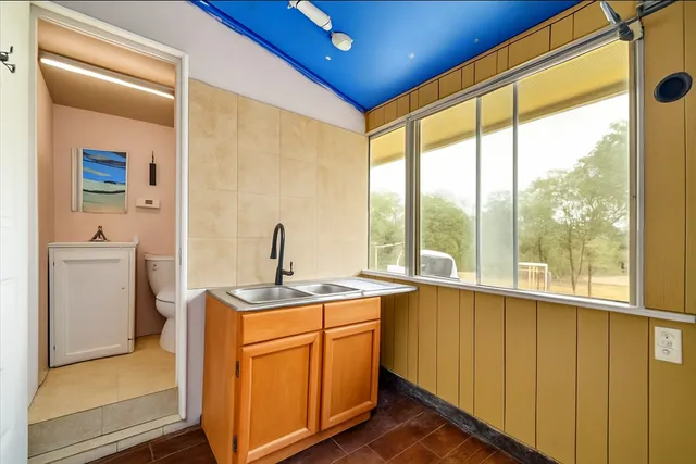 $490,000 | 158 Pullman Road, La Vernia, TX 78121