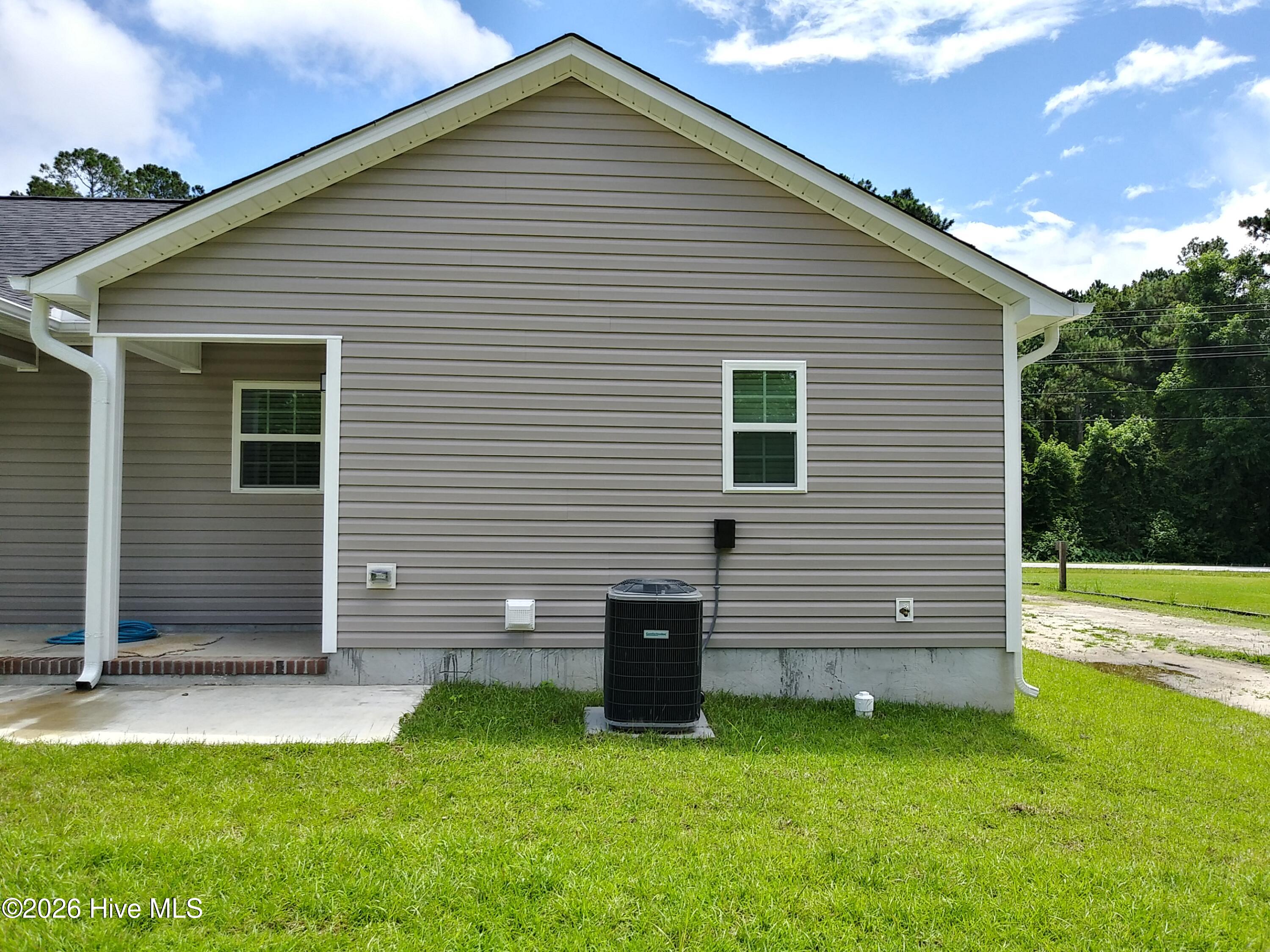 419 Belgrade-Swansboro Road Stella, NC 28582 - Photo 8 of 8