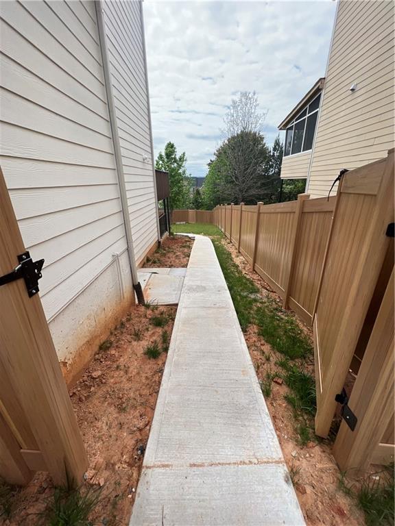 3152 Daleview Way Southwest Atlanta, GA 30331 - Photo 2 of 35 a view of outdoor space and yard