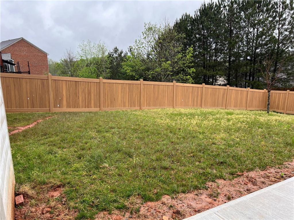 3152 Daleview Way Southwest Atlanta, GA 30331 - Photo 6 of 35 a view of a backyard