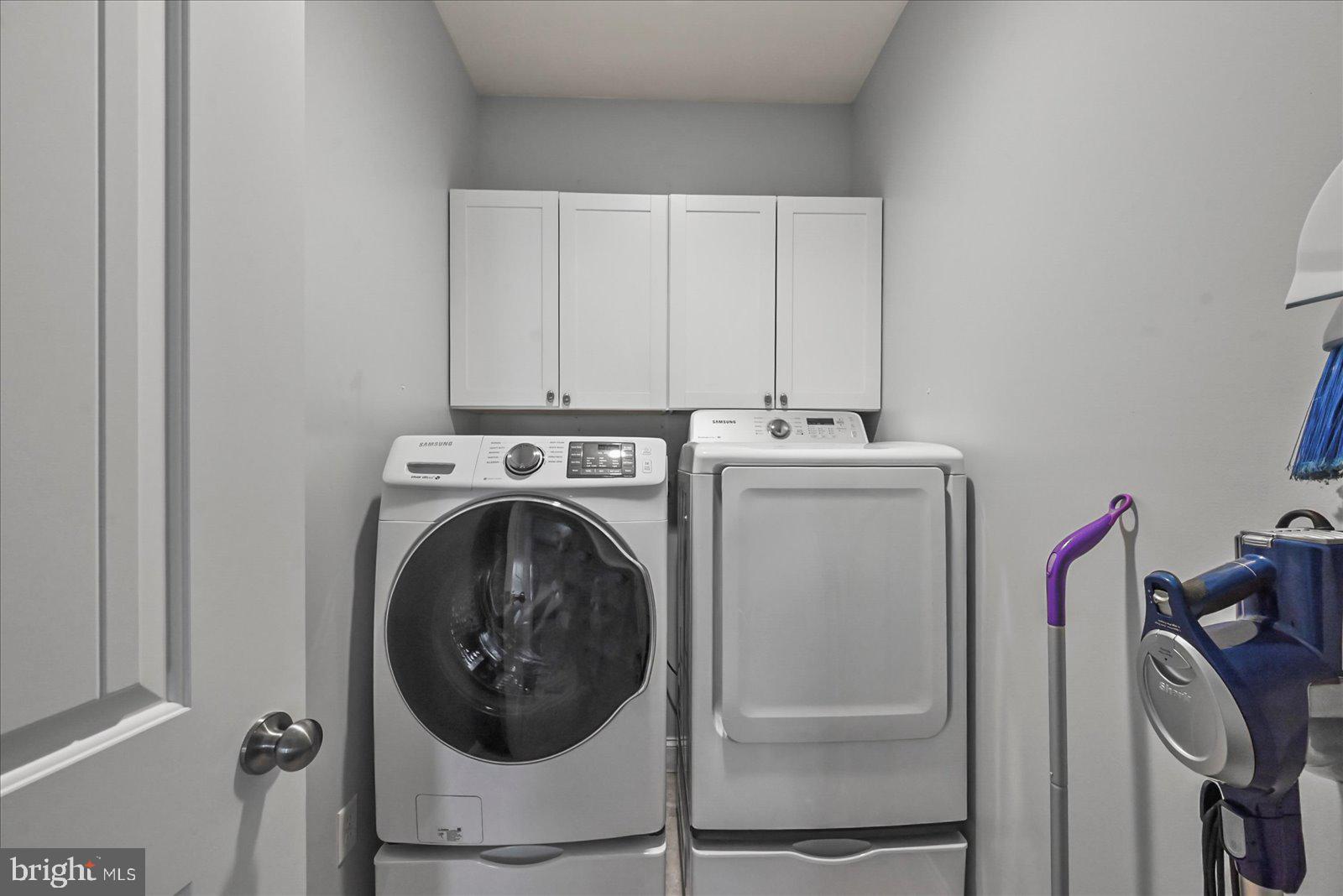 80 Evan Drive York, PA 17404 - Photo 16 of 37 a utility room with dryer and washer