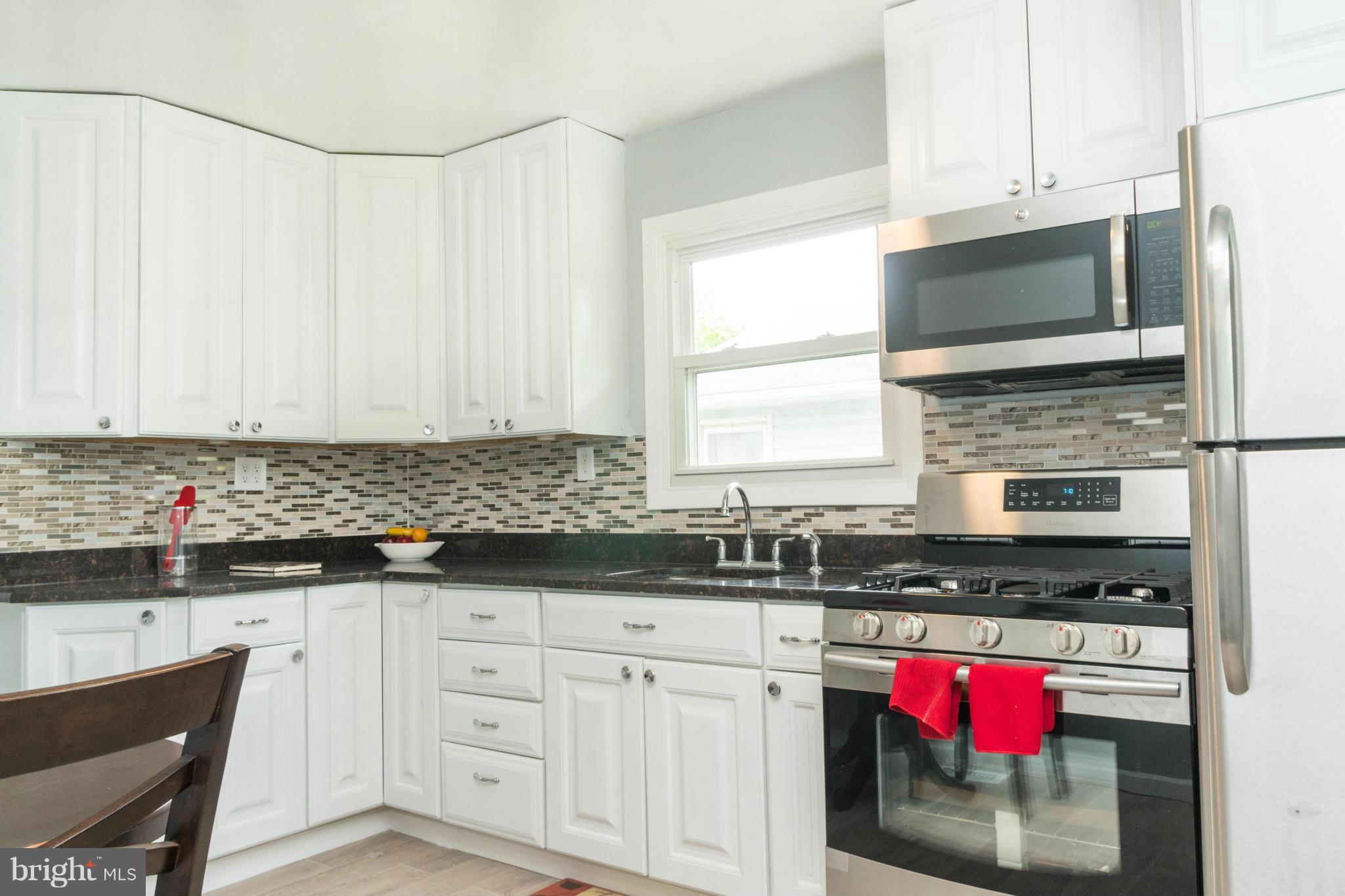 107 Cedar Hill Road Baltimore, MD 21225 - Photo 2 of 27 Kitchen