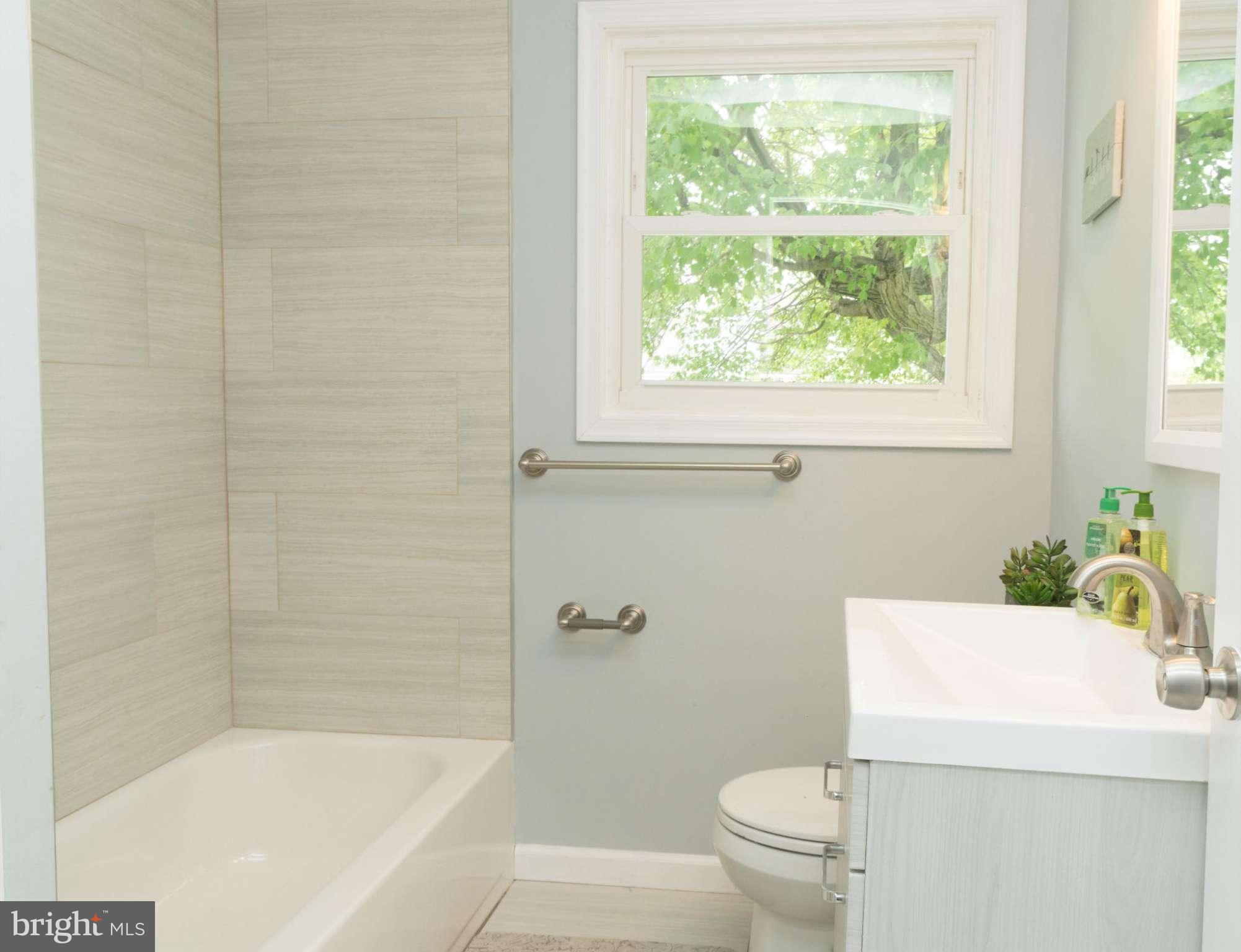107 Cedar Hill Road Baltimore, MD 21225 - Photo 15 of 27 Bath