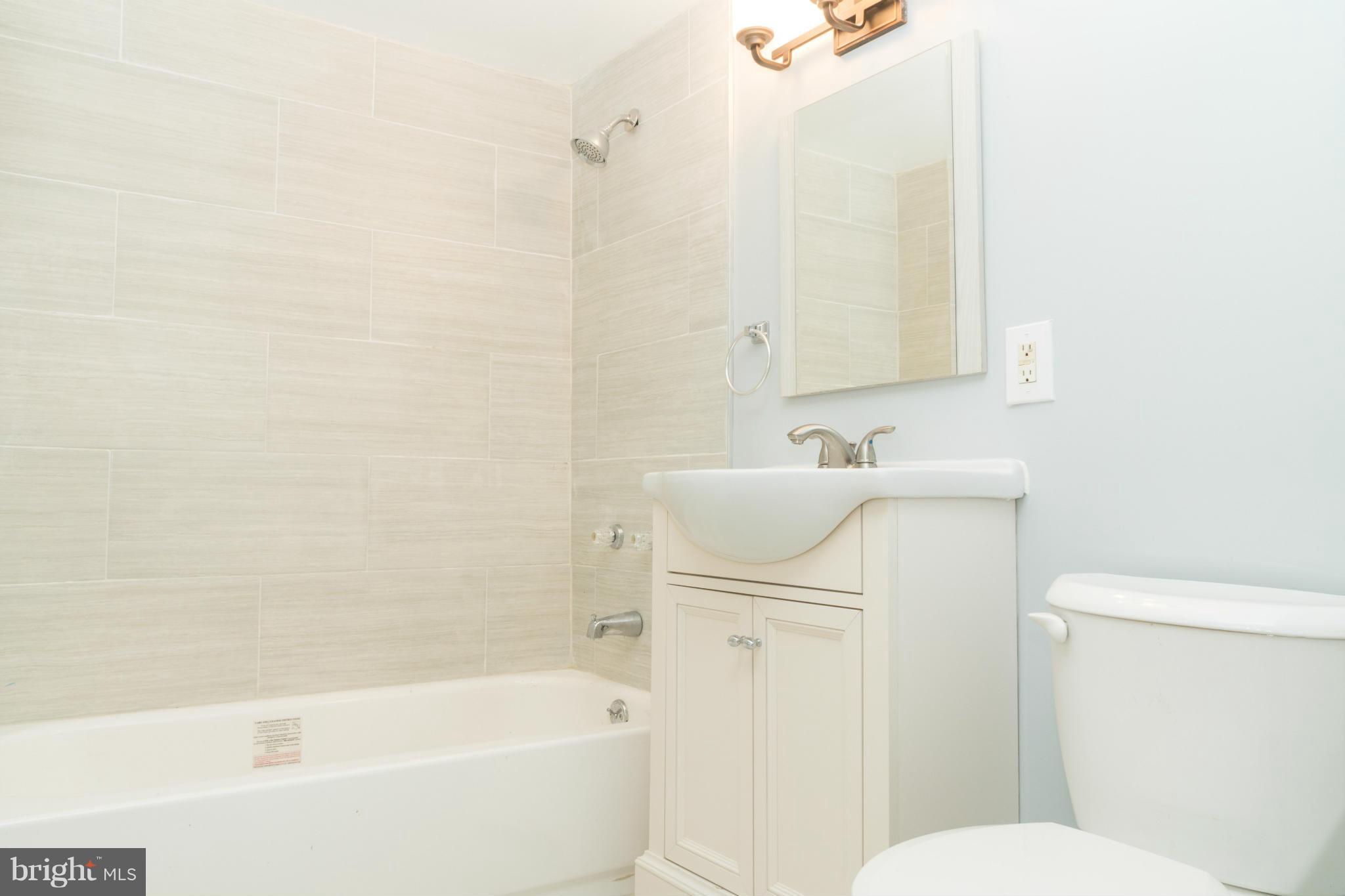 107 Cedar Hill Road Baltimore, MD 21225 - Photo 16 of 27 Bath