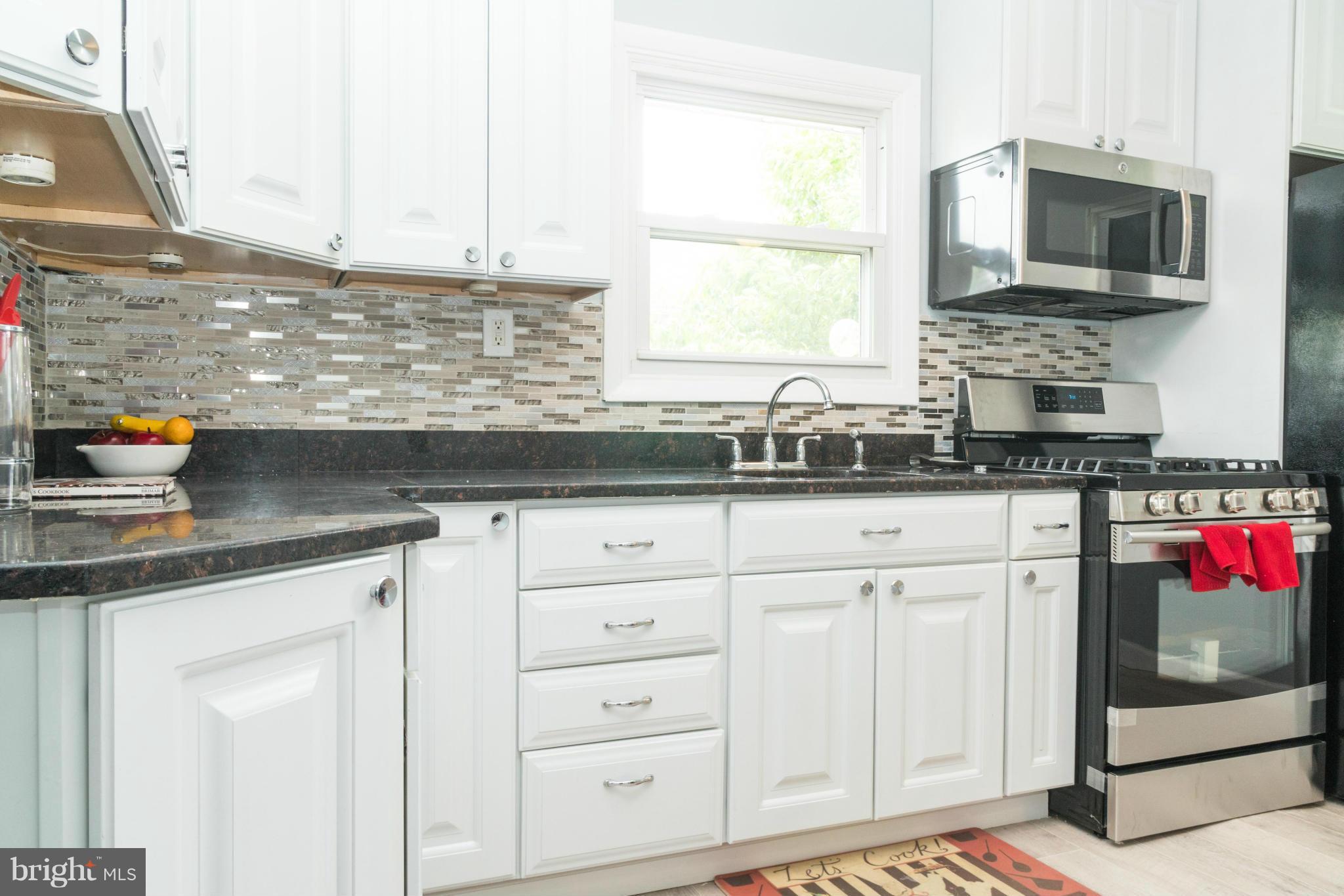 107 Cedar Hill Road Baltimore, MD 21225 - Photo 3 of 27 Kitchen