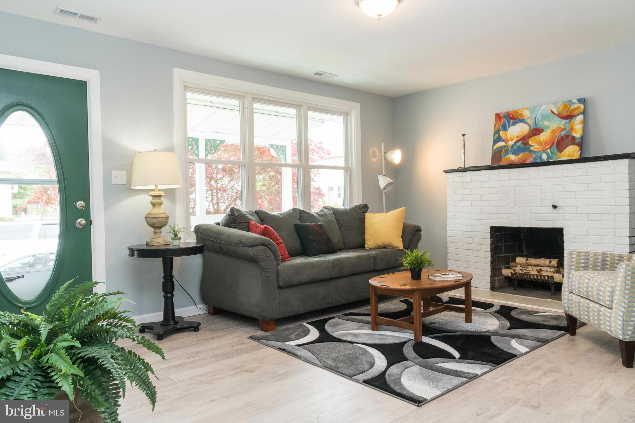 107 Cedar Hill Road Baltimore, MD 21225 - Photo 7 of 27 Family Room