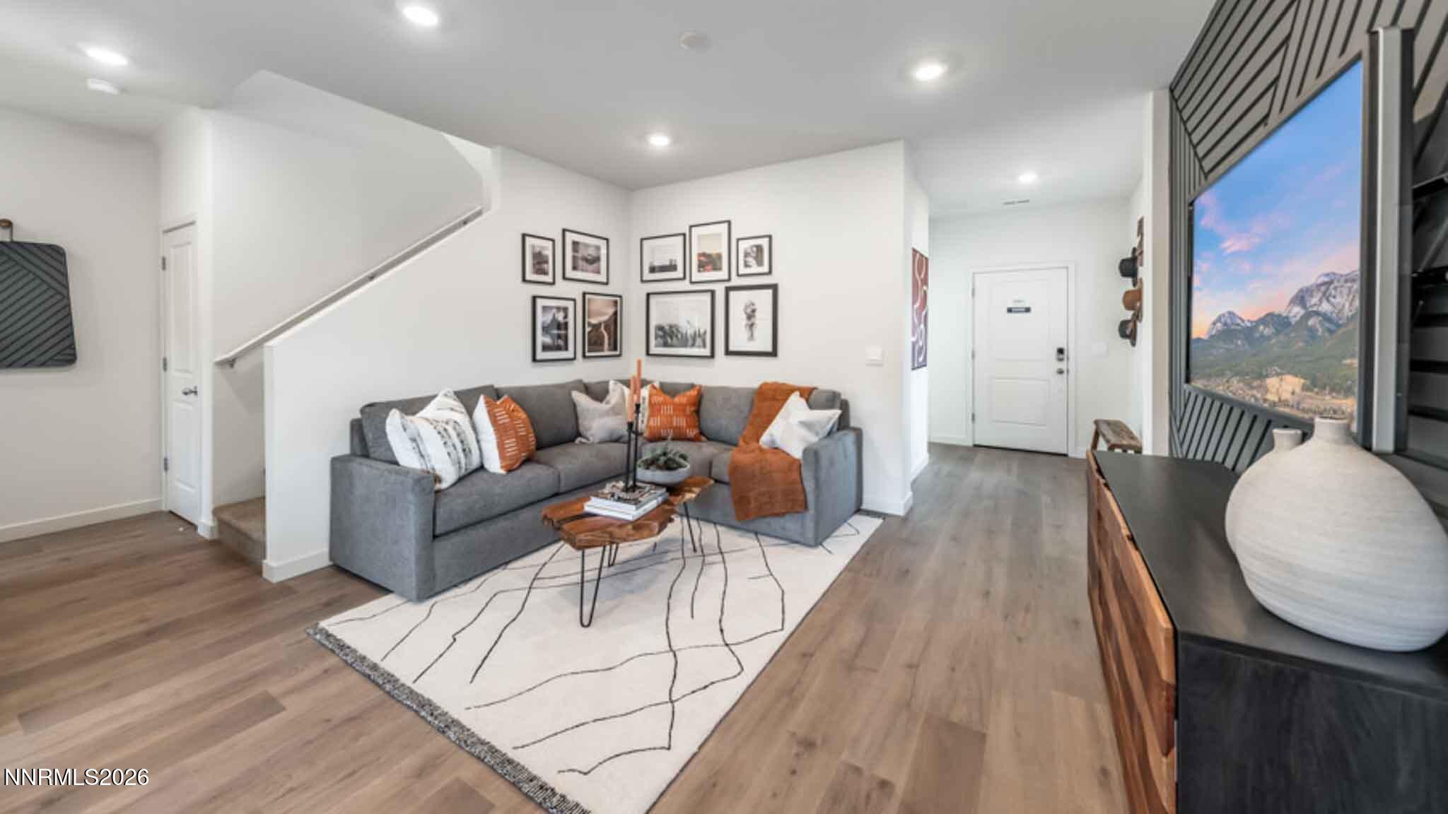 8370 Vermilion Drive Reno, NV 89506 - Photo 4 of 14 Great Room