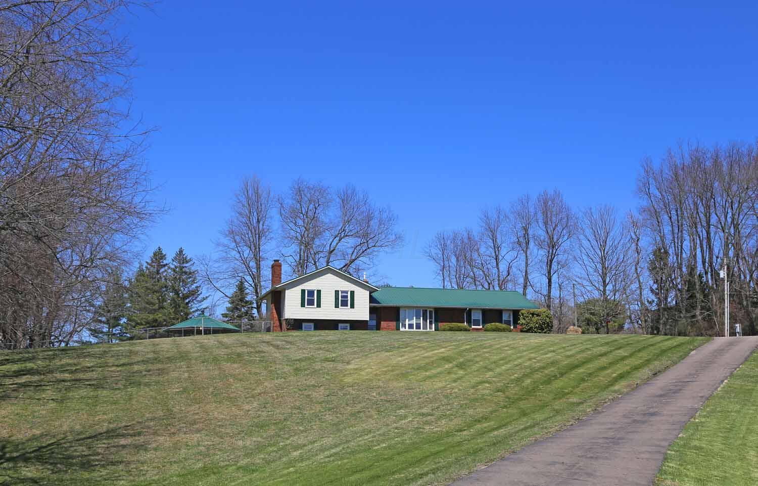 12061 Montgomery Road Fredericktown, OH 43019 - Photo 11 of 38 IMG_4571
