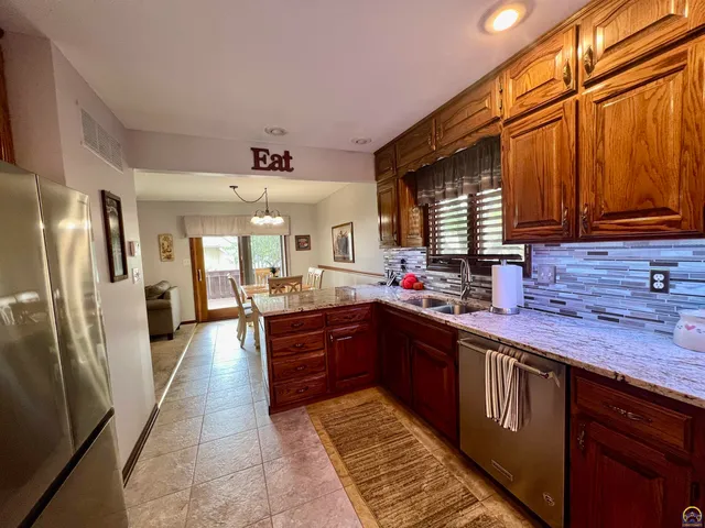 $283,480 | 2952 Southwest Woodstock Lane, Topeka, KS 66614