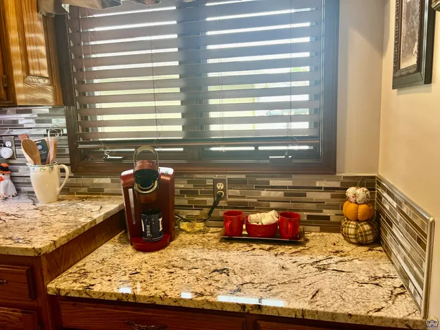 $283,480 | 2952 Southwest Woodstock Lane, Topeka, KS 66614