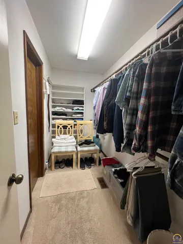 $283,480 | 2952 Southwest Woodstock Lane, Topeka, KS 66614