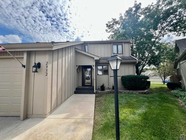 $283,480 | 2952 Southwest Woodstock Lane, Topeka, KS 66614