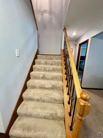 $283,480 | 2952 Southwest Woodstock Lane, Topeka, KS 66614