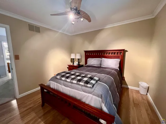 $283,480 | 2952 Southwest Woodstock Lane, Topeka, KS 66614