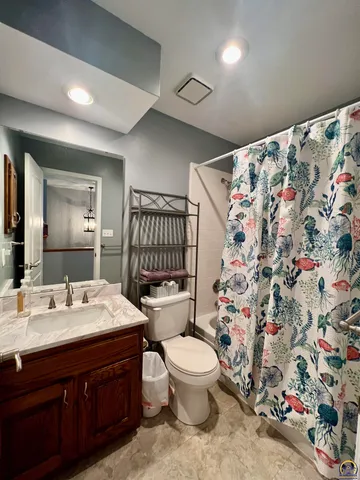 $283,480 | 2952 Southwest Woodstock Lane, Topeka, KS 66614